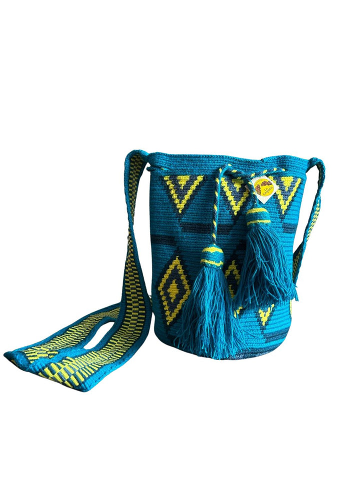 Mochilas Wayuu Medianas Crudo y Azul