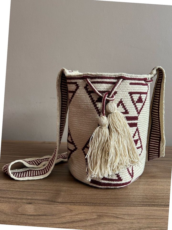 Mochilas Wayuu Medianas Crudo y Azul