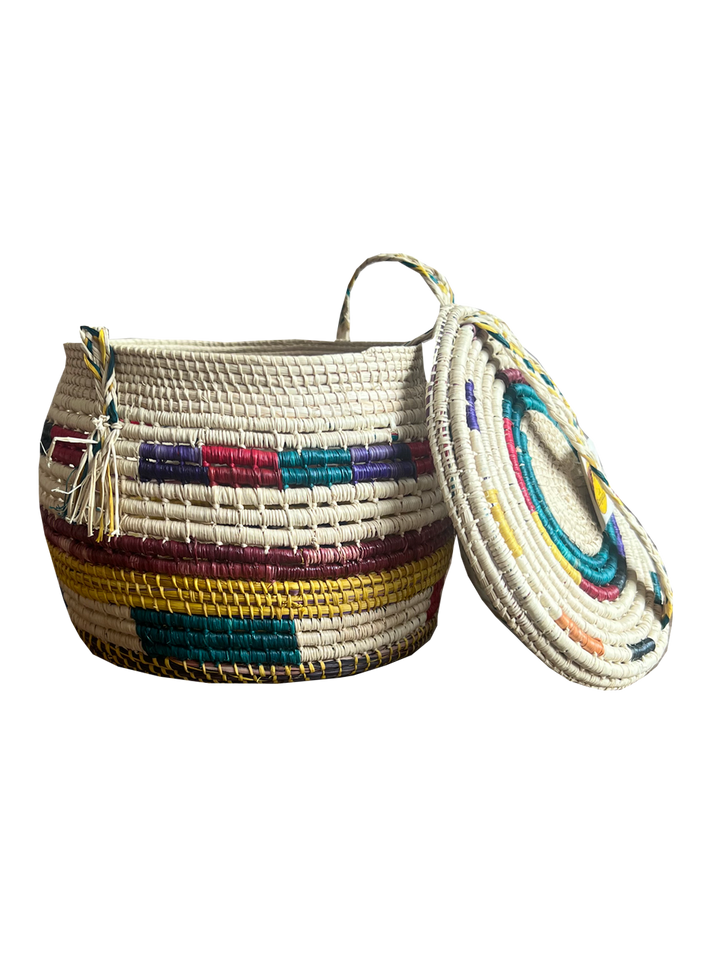 Canasto Sikuani con lazo y tapa